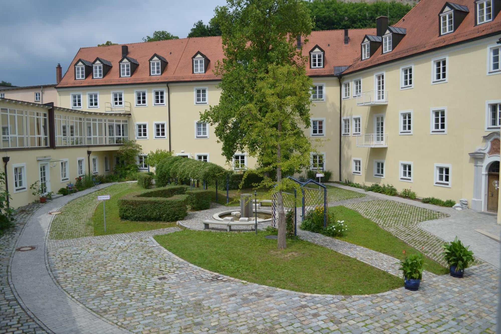 ホテル Haus Der Begegnung Heilig Geist ブルクハウゼン エクステリア 写真