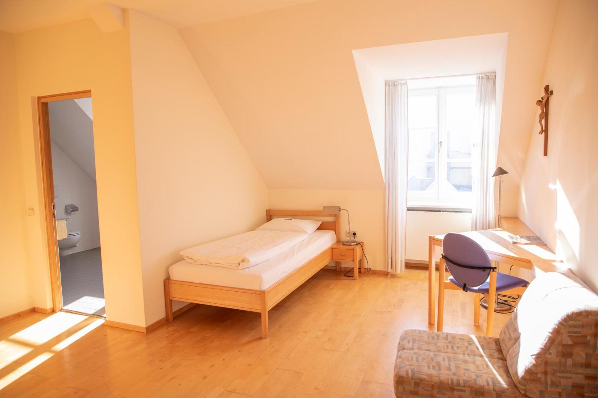 ホテル Haus Der Begegnung Heilig Geist ブルクハウゼン エクステリア 写真