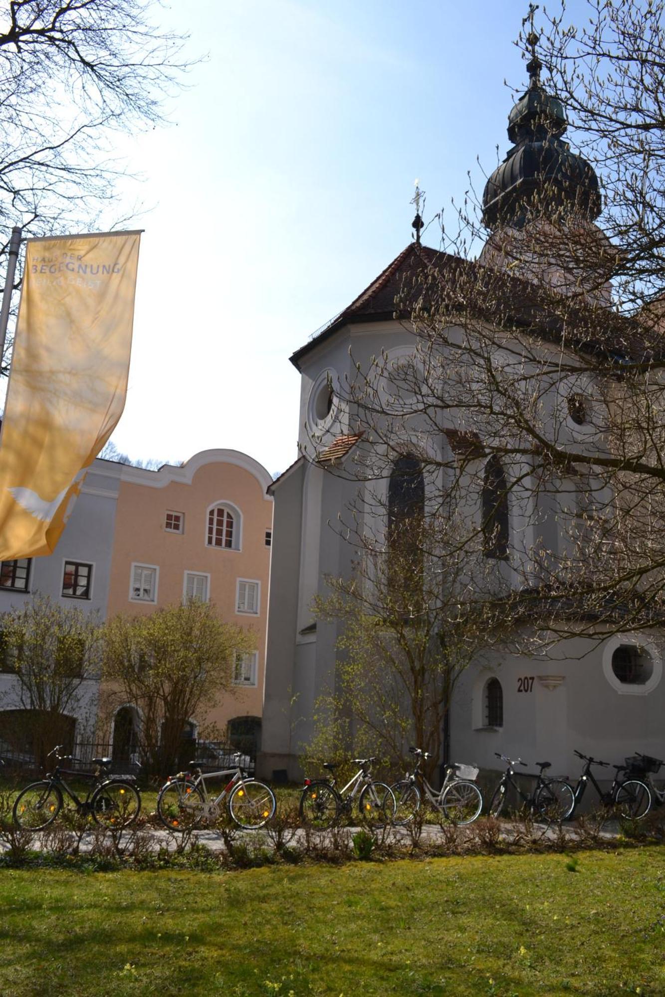ホテル Haus Der Begegnung Heilig Geist ブルクハウゼン エクステリア 写真